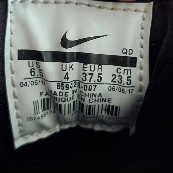 Nike Air Huarache Run Womens 859429-007 Black Suede & Denim Running Shoes 6.5 - Picture 8 of 8